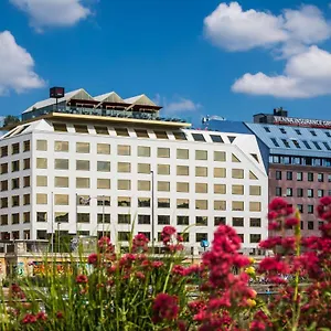 **** Hotel Radisson Red Hotel, Austria